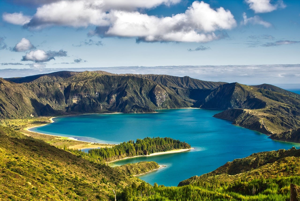 Discover Portugal in May: A Springtime Journey
