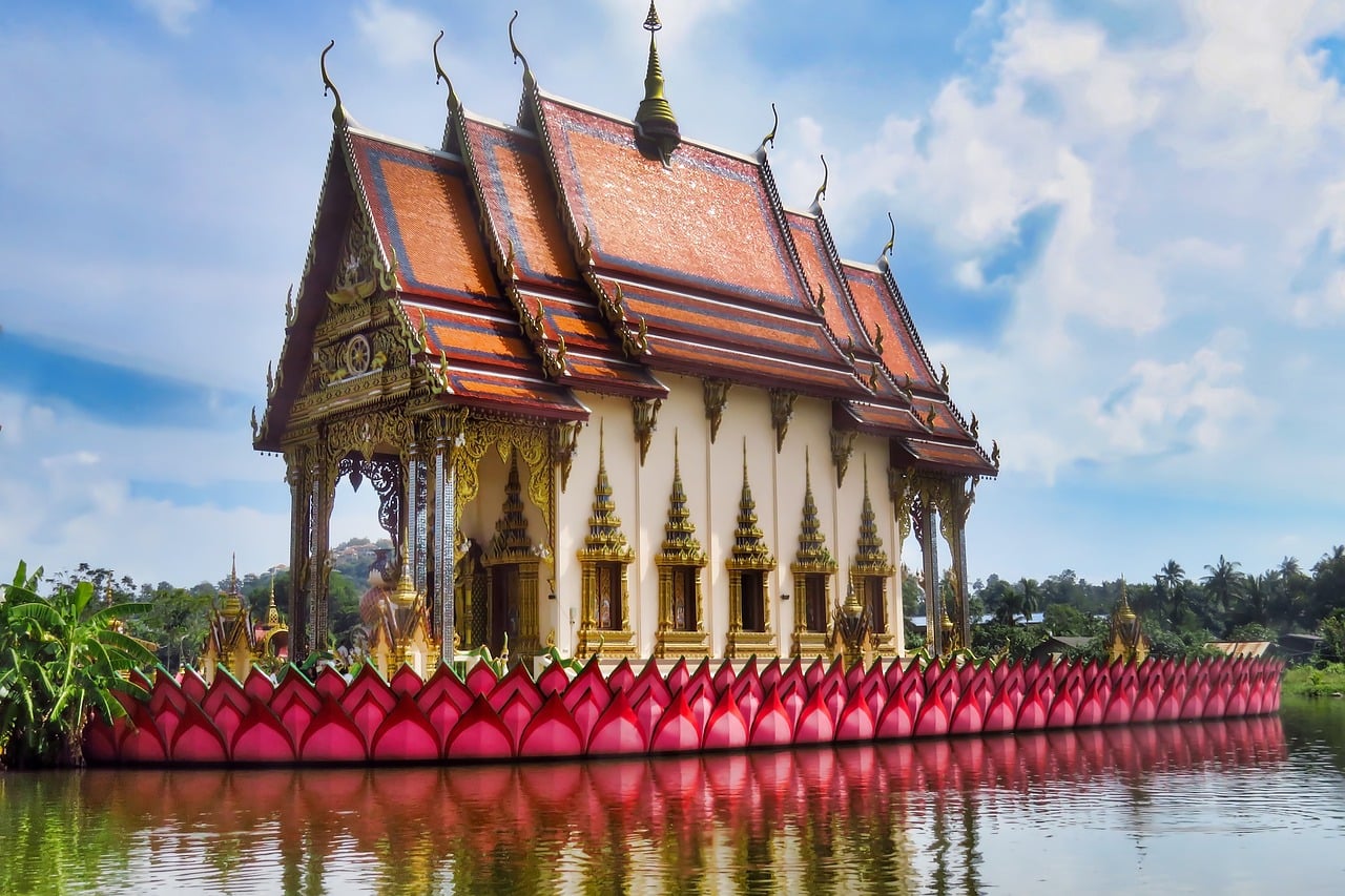 Experience Thailand in April: Songkran & Sun Await