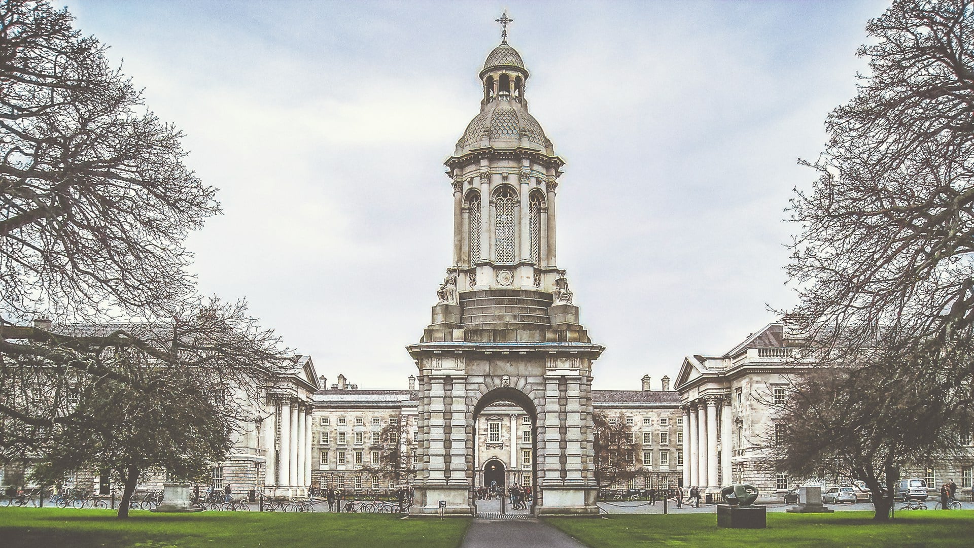 Top Things to Do in Dublin: Pub Crawls, Castles & Coastal Walks
