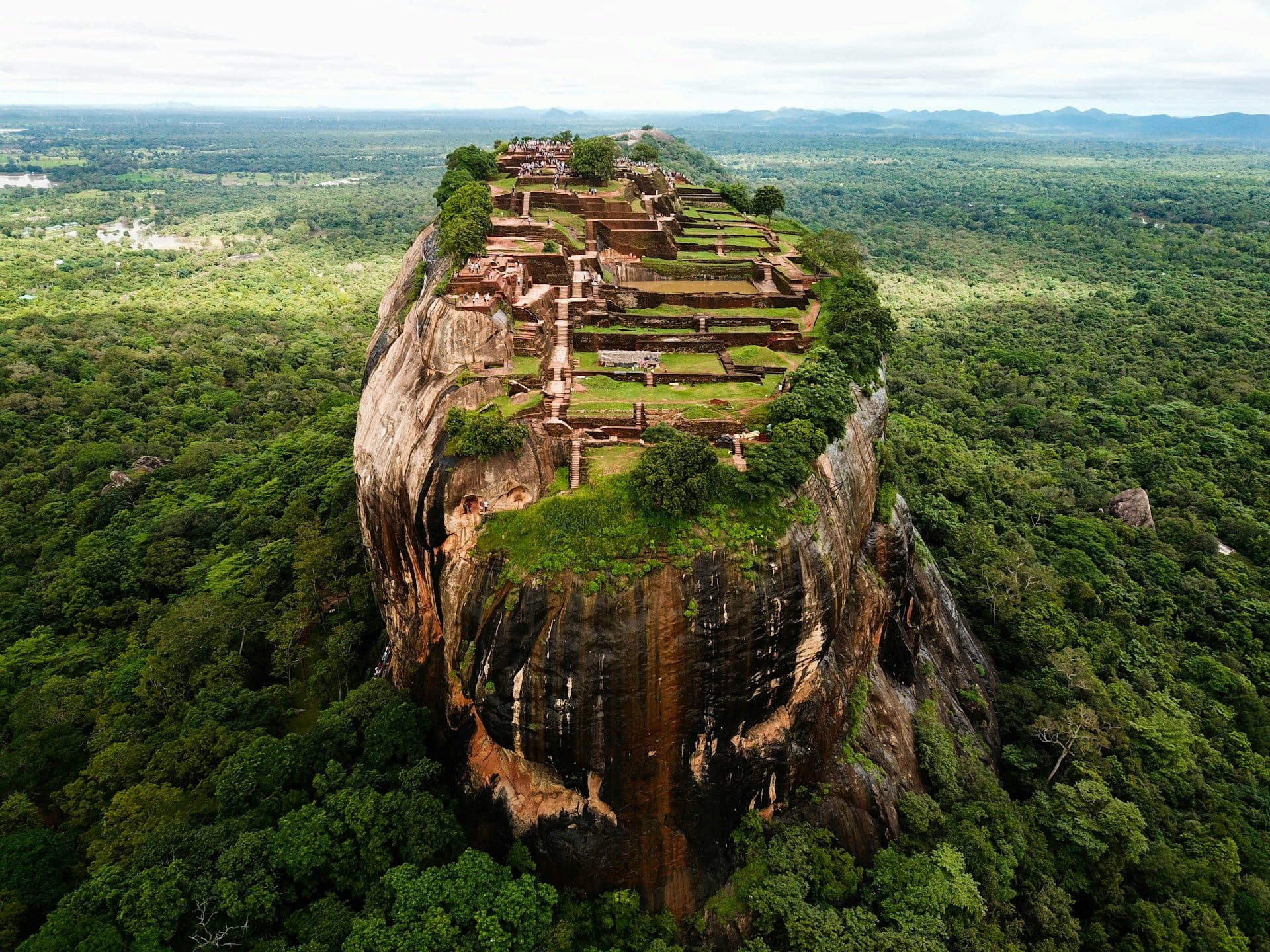 Ultimate Sri Lanka Travel Guide — Best Itineraries for Every Type of Traveller