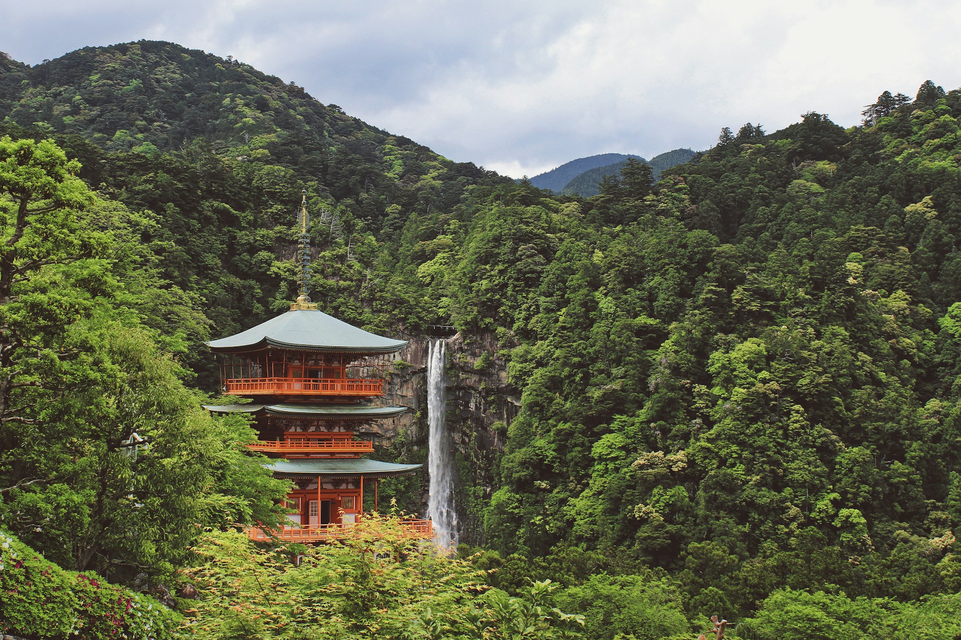 Japan Travel Guide for First-Time Visitors: Complete Itineraries, Costs & Essential Tips