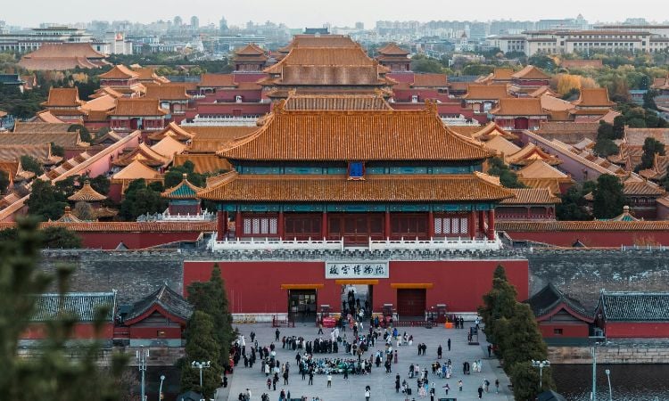 China Small Group Tours vs Private Tours: Which Is Actually Worth It?